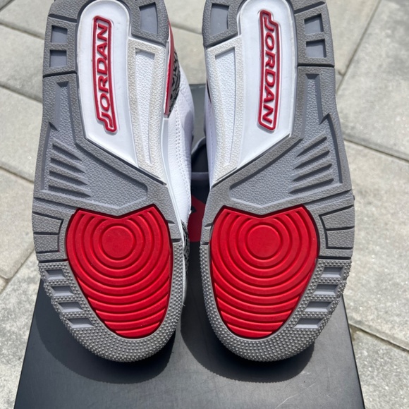 Youth Air Jordan 3 Retro (GS) “Fire Red” Colorway - Picture 7 of 8